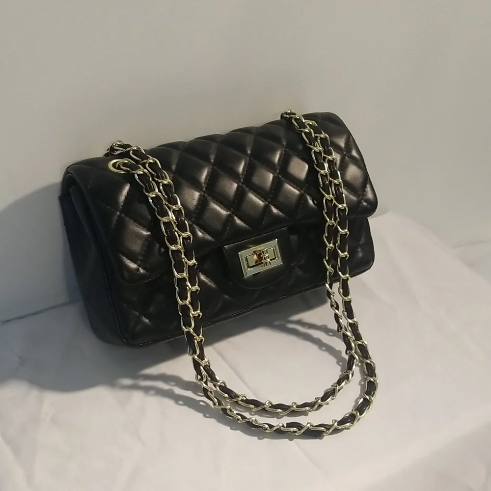 Elegant Black Quilted Chain Bag - Picture 2 of 9